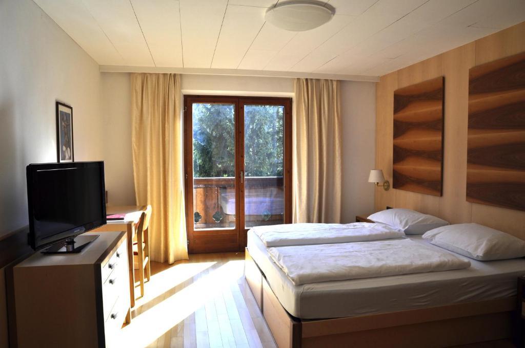 Hotel Piné Tires Habitación foto
